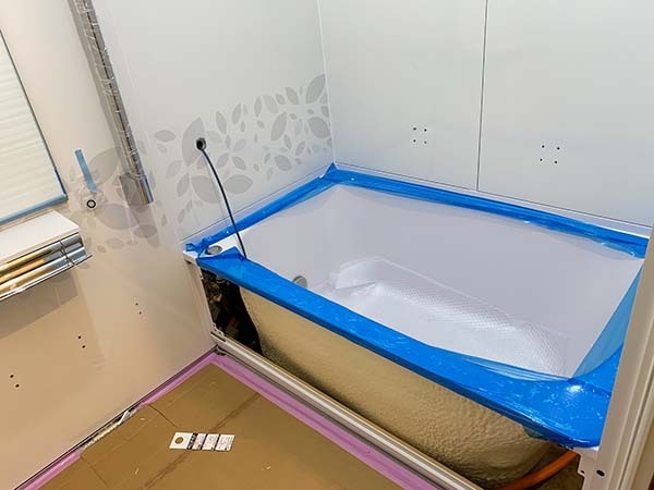 bathroom-yuppie_5342a.jpg