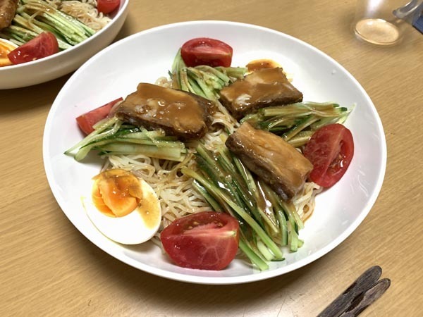 dinner-yuppie_1354a.jpg