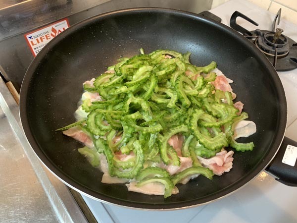 dinner-yuppie_1497a.jpg