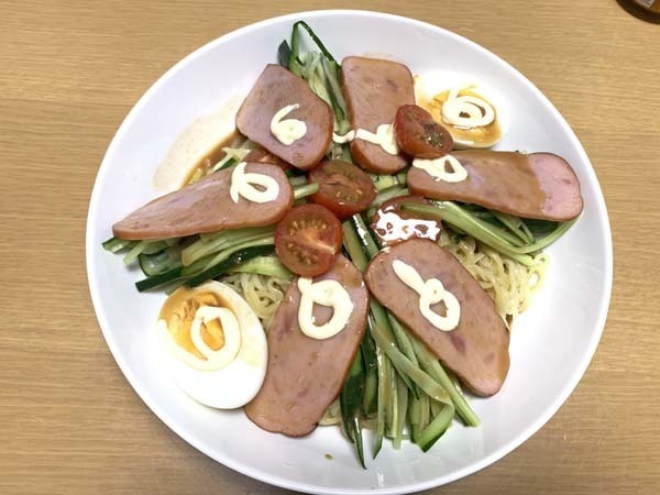 dinner-yuppie_7790a.jpg
