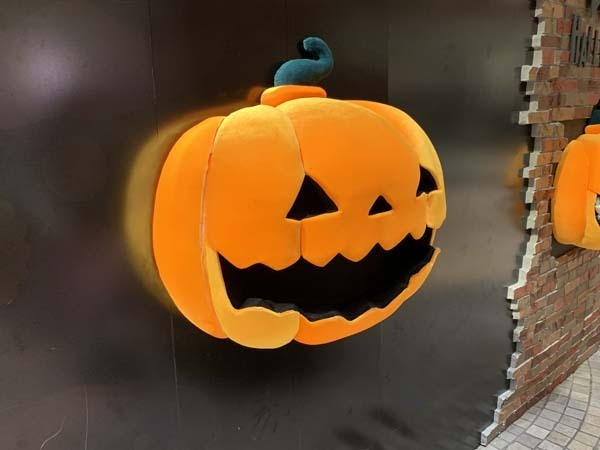 halloween-yuppie_2116a.jpg