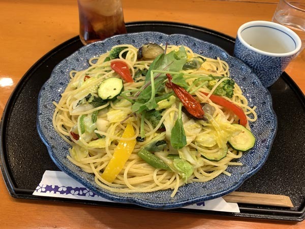 lunch-yuppie_0352a.jpg