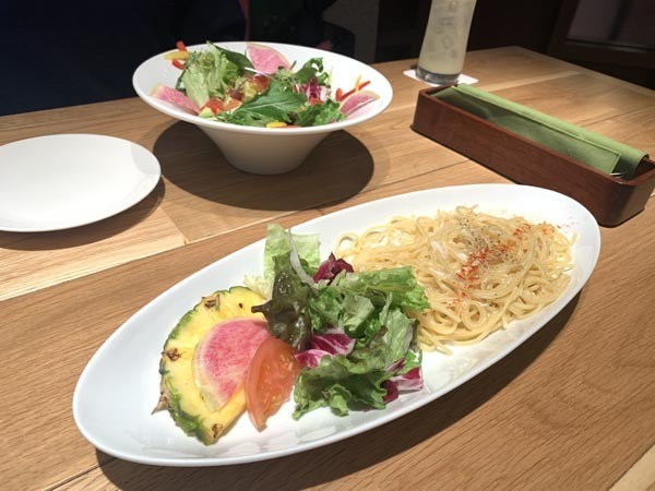 lunch-yuppie_9075a.jpg