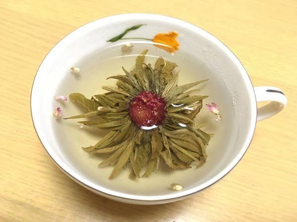 tea-yuppie_2138a.jpg